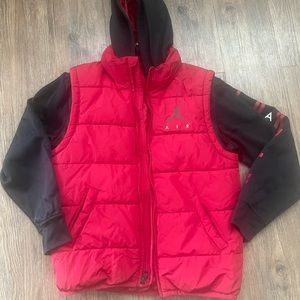 Nike Jordan boys puffer vest medium (10/12)